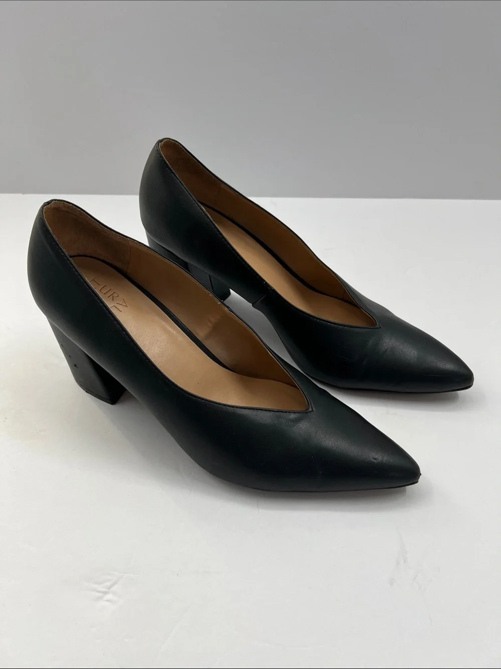 Naturalizer Paden Leather Block Heel Pump